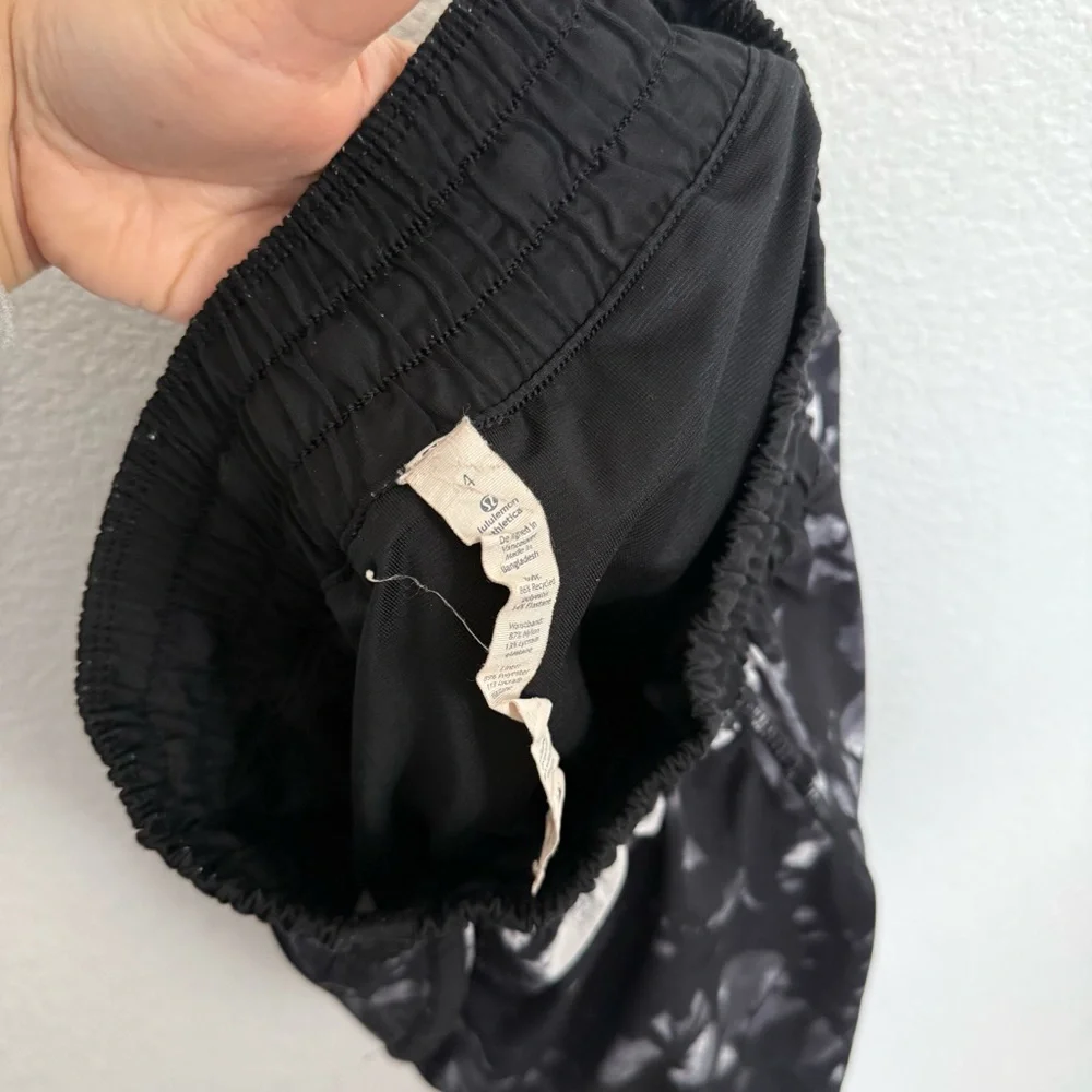 Lululemon Tracker Shorts IV Dusk Dye White Black 4
